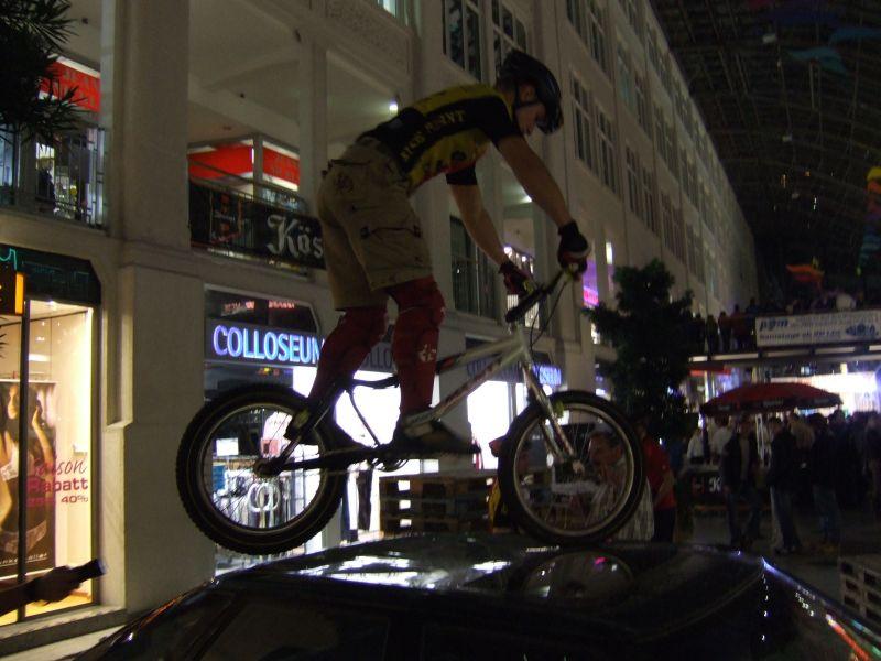 061027 202016 010 trialshow.jpg