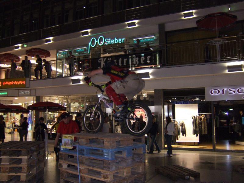 061027 202228 060 trialshow.jpg