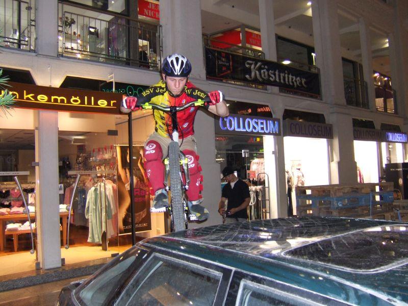 061028 202008 000 trialshow.jpg