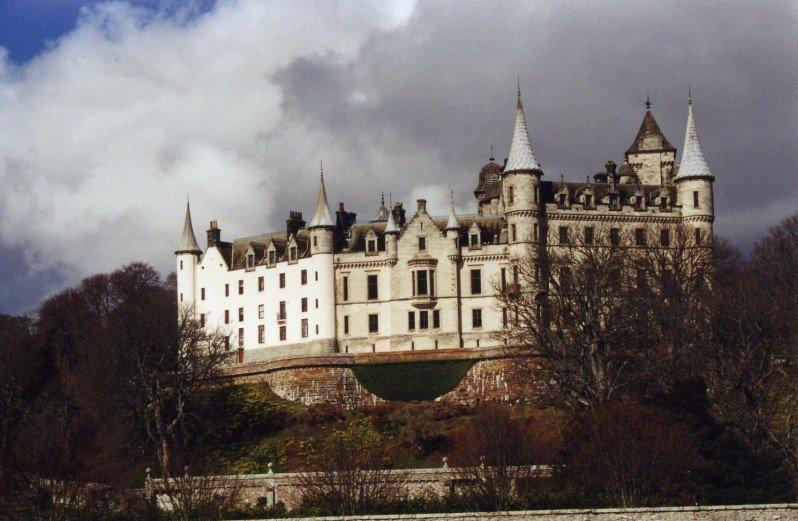 Dunrobin Castle.jpg