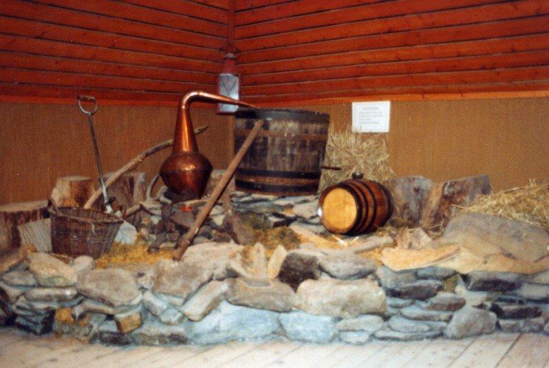 Edradour Schwarzbrennerei.jpg